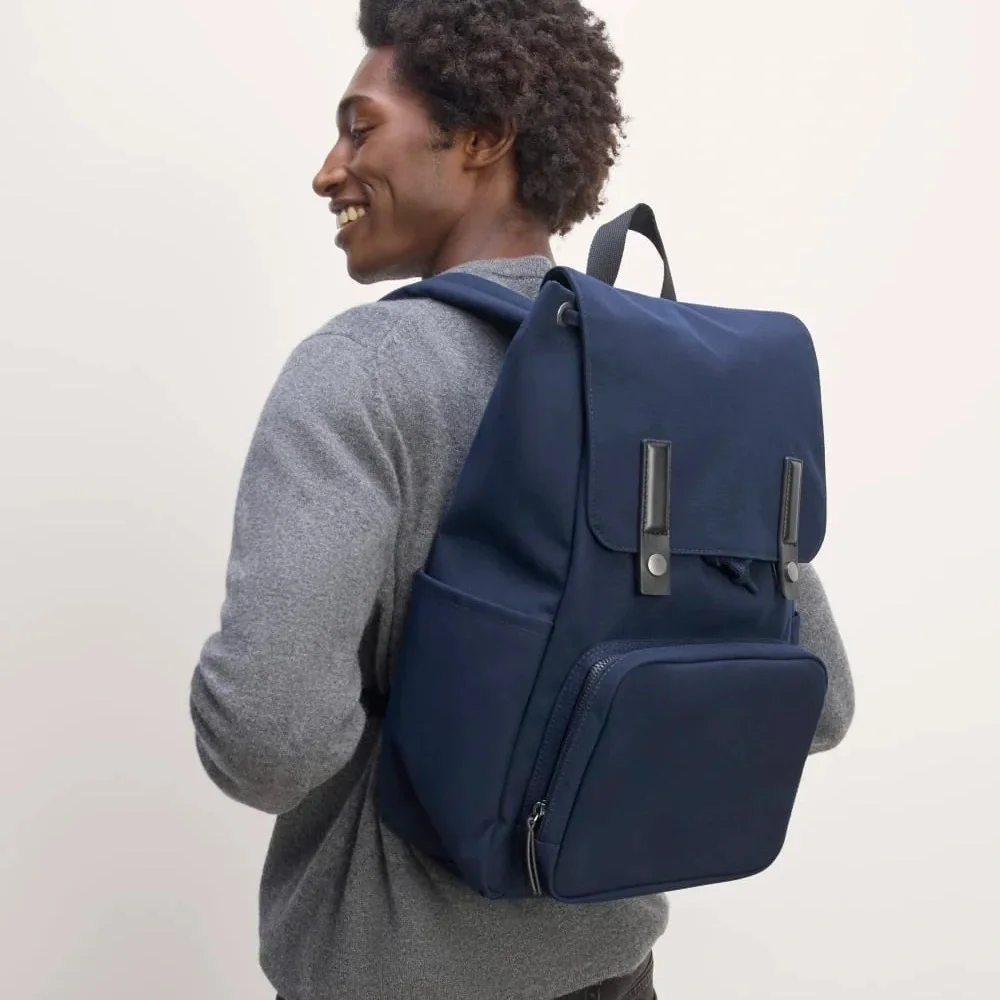 Everlane The Canvas Backpack in Navy Unisex